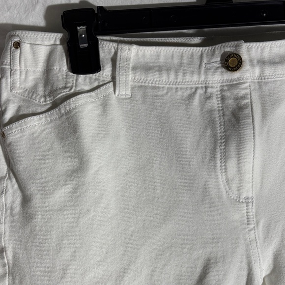 Chico's White Cropped Jeans - Ankle Length - Picture 2 of 4
